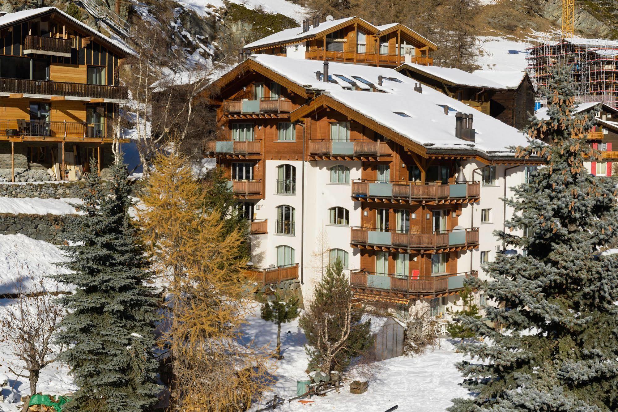 A Calm & Charm Studio - Haus Haro Zermatt Esterno foto