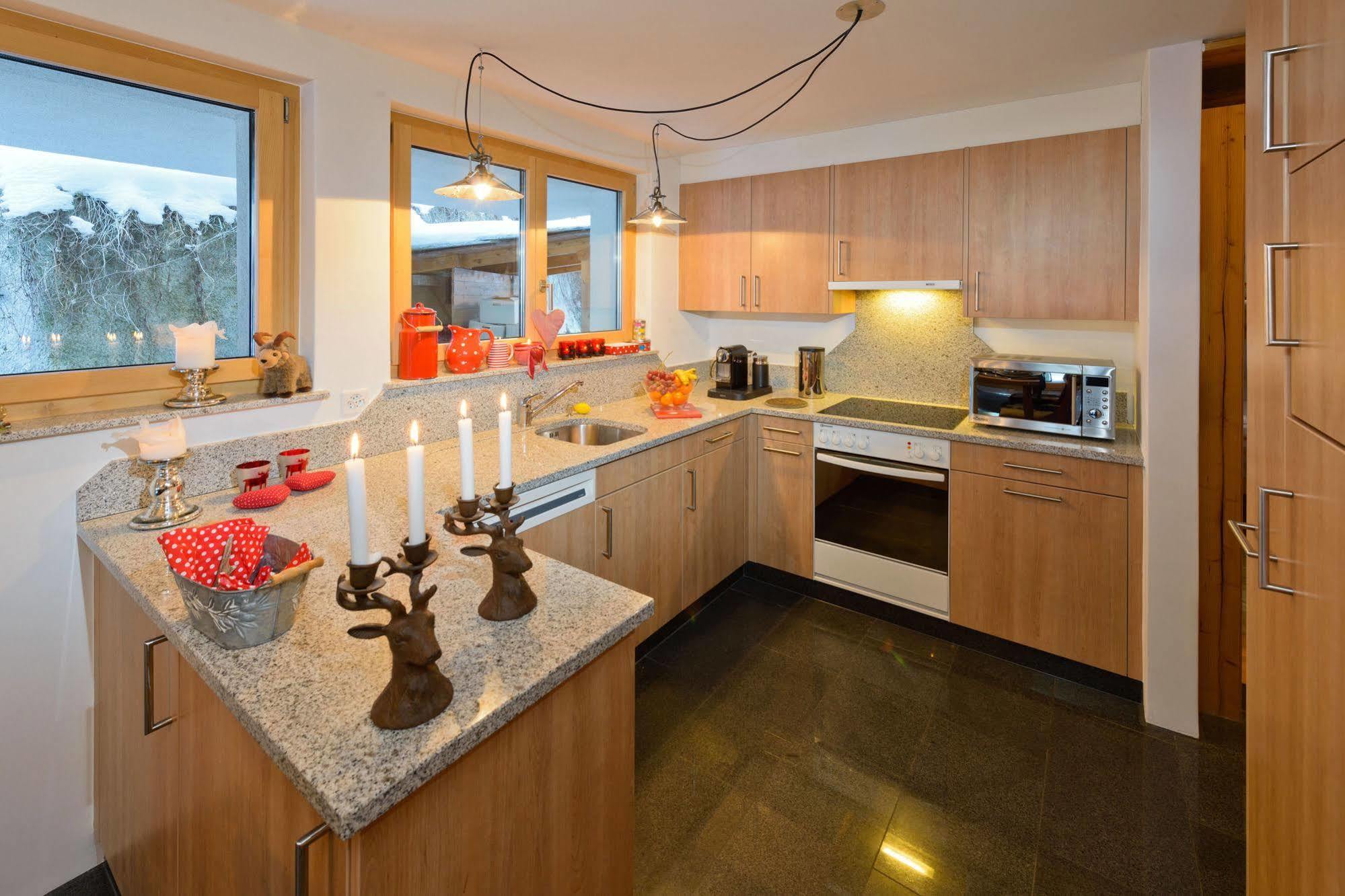 A Calm & Charm Studio - Haus Haro Zermatt Esterno foto